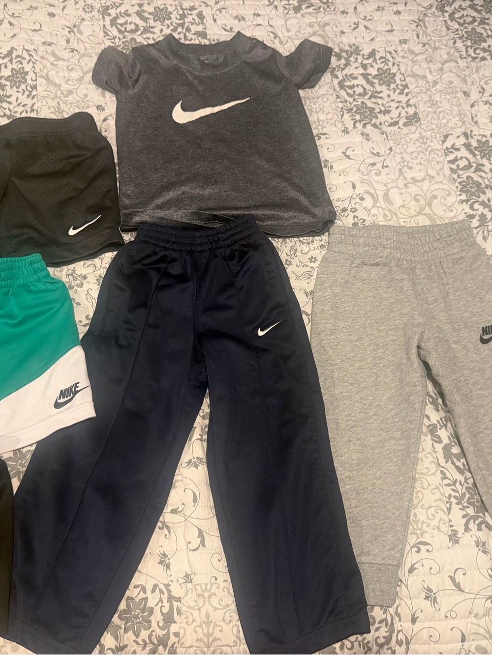 Lot of 6 boys Nike 3t clothes